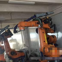 轉(zhuǎn)讓二手安川機器人,二手機床上下料機器人
