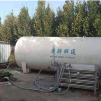 出售二手反應釜，天然氣罐。水泥倉，油罐。儲罐
