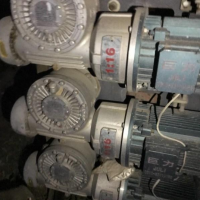 出售15年濟南幫特施工電梯