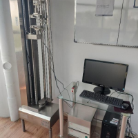 出售9.5新1000N單絲桿電子拉力機