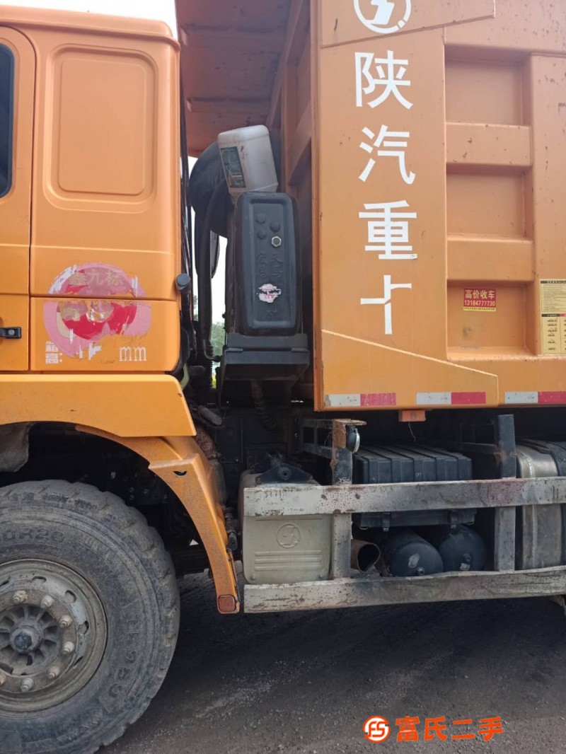 17年德龍后八輪自卸車