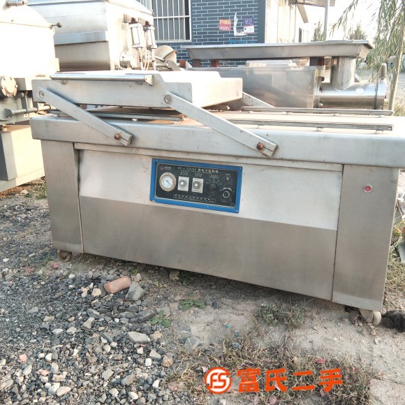食品廠倒閉了出售多臺(tái)600型真空包裝機(jī) 二手食品包裝機(jī)