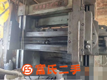 高價回收二手車床。