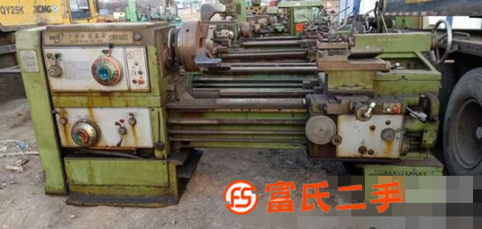 出售一臺精品大連6180車床