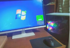 LOL電腦一套，帶顯示器鼠標鍵盤