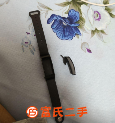 華為B3手環(huán)，藍(lán)牙耳機(jī)