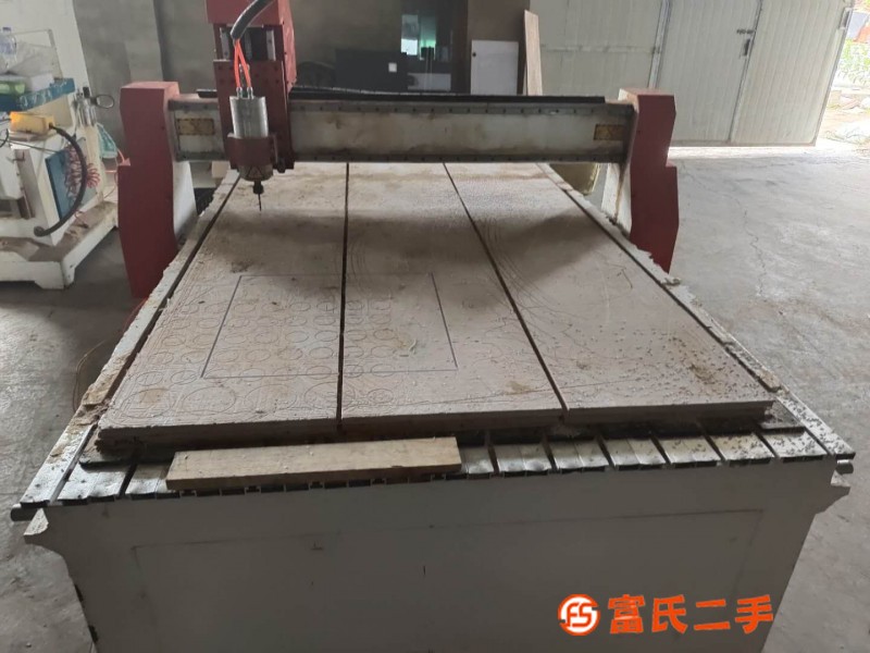 轉(zhuǎn)讓二手苯板、保溫板、石膏板專用雕刻機一臺
