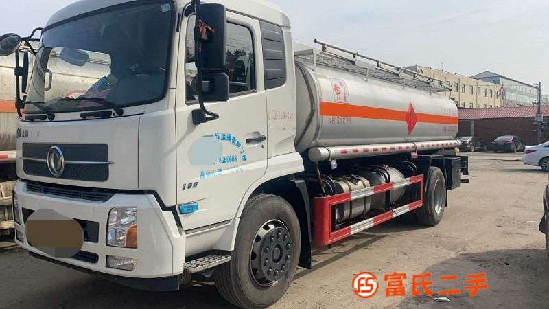 個人轉讓2019.11月東風天錦10噸油罐車