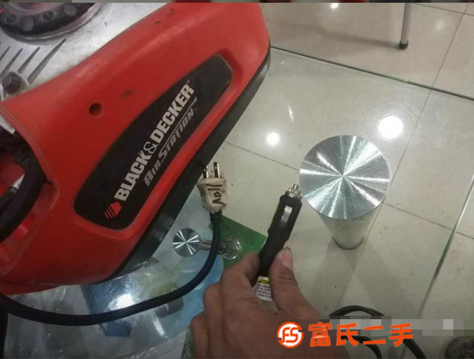 汽車專用打氣筒 Decker ASI300 Air