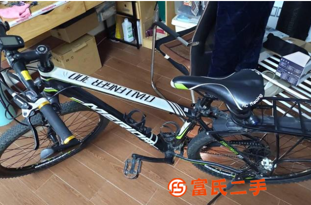 美利達挑戰者300送車鎖雙水壺架，碼表，便攜打氣筒