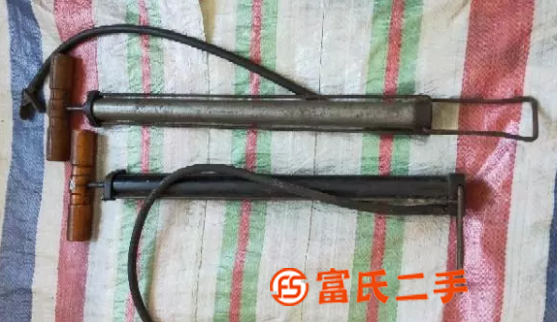 打氣筒，滑板車，剪子，鋼尺。泥抹，釘鞋