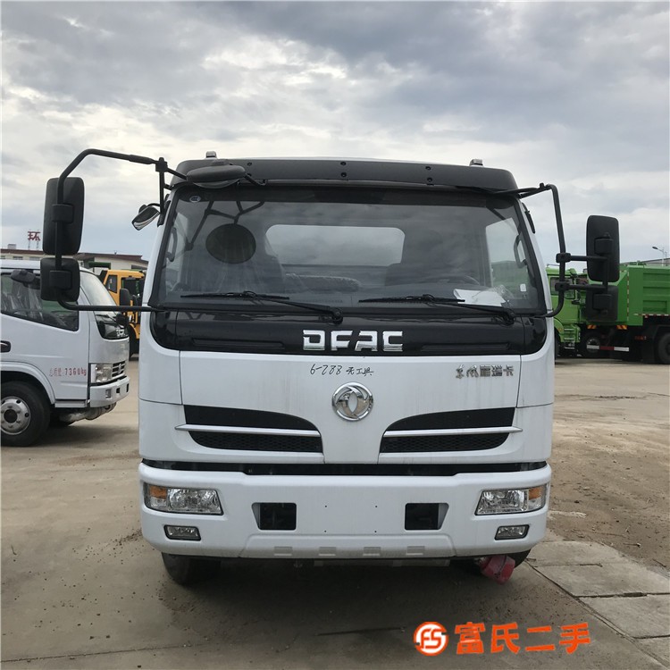 廠家直銷各種油罐車價格實惠