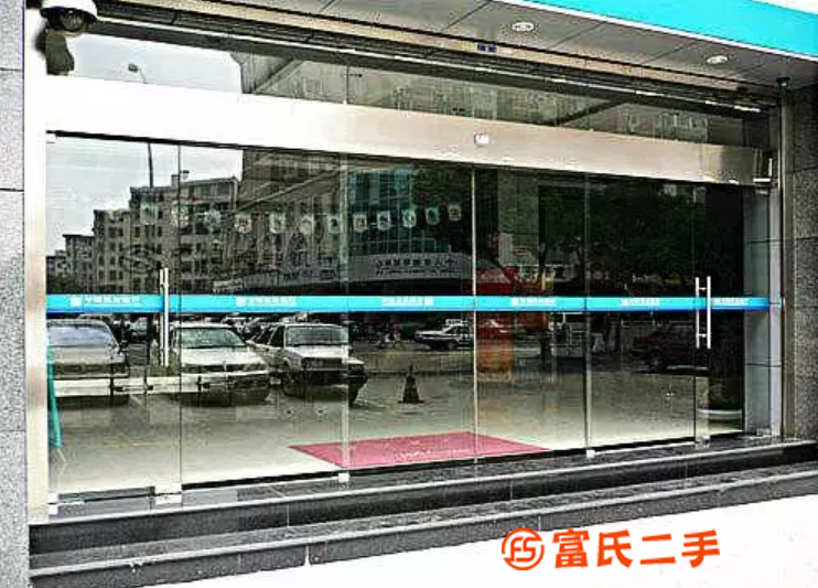 崖門鎮(zhèn)電動玻璃門價格，松下感應(yīng)門，電機專業(yè)安裝