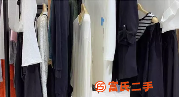 上海最受年輕人追捧品牌拉夏貝爾秋三標(biāo)齊全品牌女裝折