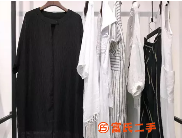 杭州品牌女裝折扣店拉夏貝爾專柜時尚大氣貨源