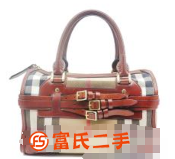 南關(guān)嶺北站 附近低價轉(zhuǎn)讓二手博柏利枕頭包
