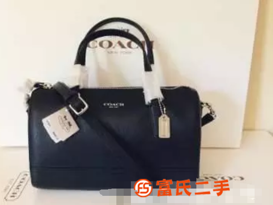 1萬左右的喬治?阿瑪尼包高價回收多少錢價格查詢