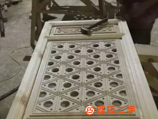 成都木雕廠實(shí)木雕花掛件實(shí)木雀替