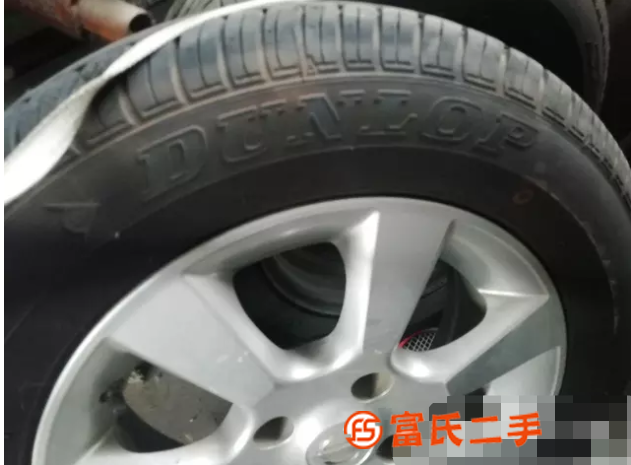 原車鋁合金輪轂，輪胎便宜處理