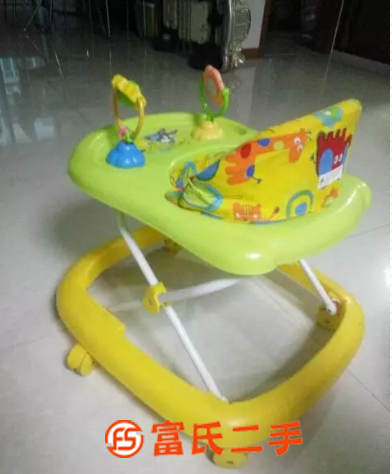 兒童學(xué)步車