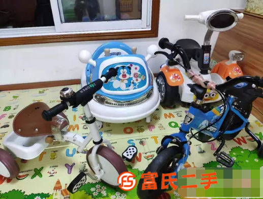 四件打包出售兒童電動(dòng)車平衡車自行車三輪車學(xué)步車