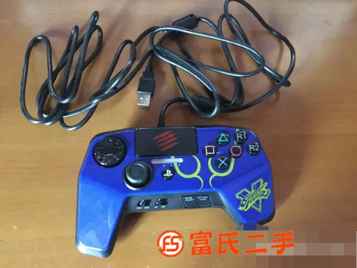 美加獅PS4/PS3游戲手柄一個