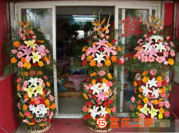 南寧玫瑰園小區(qū)開業(yè)花籃花束禮盒布置花車婚慶鮮花配送