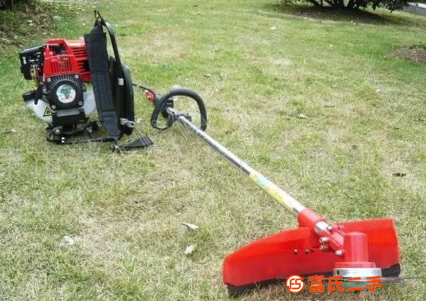 汽油割草機使用