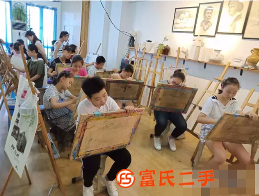 嘉定有資質(zhì)的美術(shù)繪畫培訓(xùn)書法練字班
