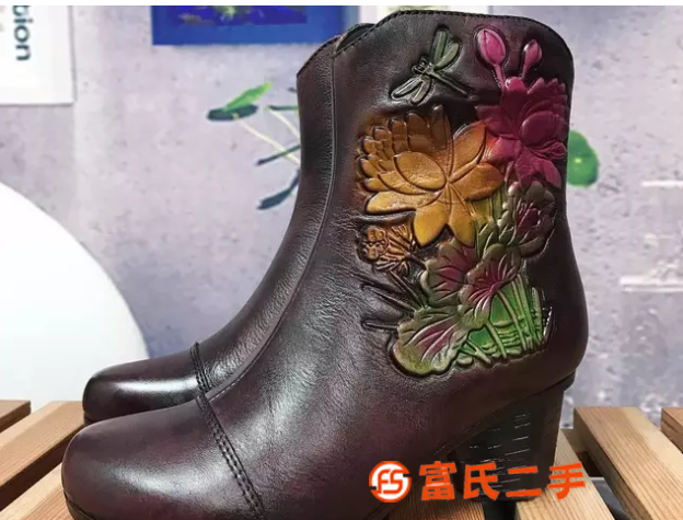 廣州女鞋廠家現(xiàn)貨批發(fā)真皮休閑手工復(fù)古原創(chuàng)女鞋女靴子