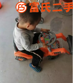 兒童挖掘機  30元