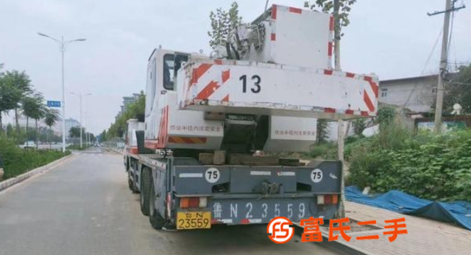 出售2009年中聯(lián)25V5原車原版吊車