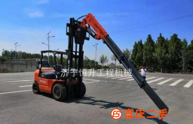 轉讓叉車吊臂，叉車可以加裝吊臂
