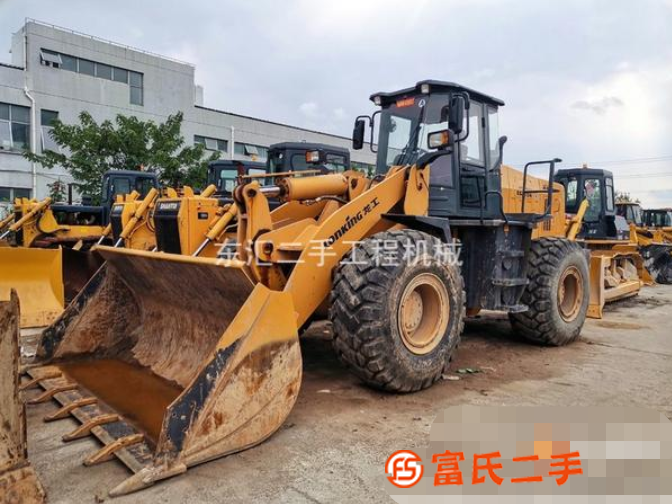 《送貨上門》便宜轉(zhuǎn)讓原裝二手50,30,20裝載機(jī)鏟車