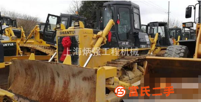 全國送貨上門轉(zhuǎn)讓二手160、220、320推土機(jī)200多臺(tái)