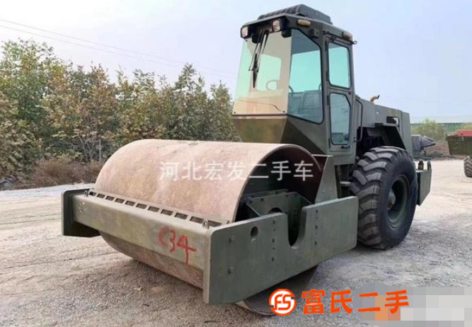 低價(jià)轉(zhuǎn)讓二手徐工壓路機(jī)