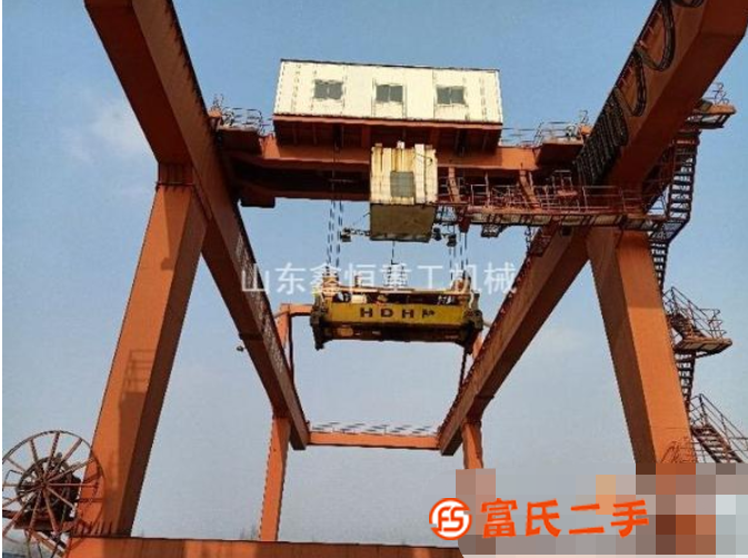 轉(zhuǎn)讓45噸集裝箱龍門吊，跨度30米，外懸12.5+5.5米，