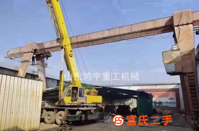 轉讓急處理20噸跨度20米各懸6米起升高度9米,包箱龍門吊