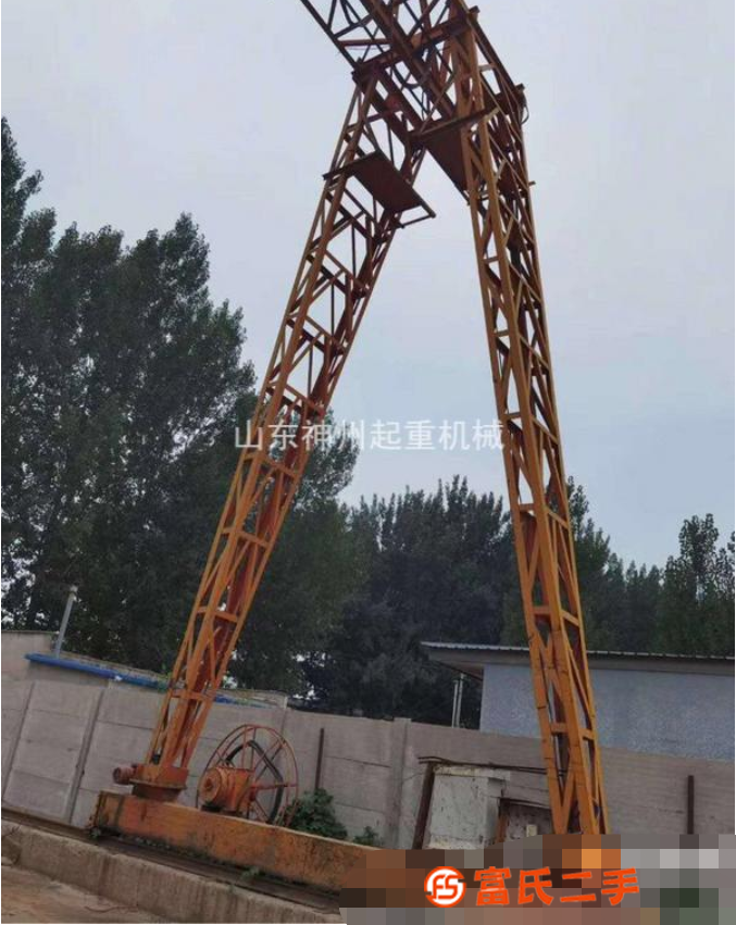 轉讓9成新10噸龍門起重機，行車，跨度22米，腿高10米