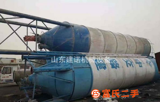 邢臺低價出售100噸水泥倉6個,80噸水泥倉2個
