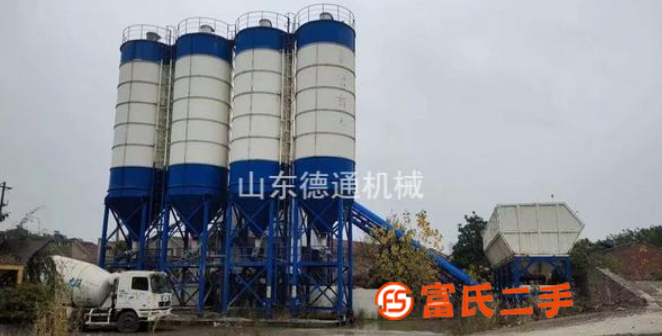 回收4個100噸4個150噸水泥罐