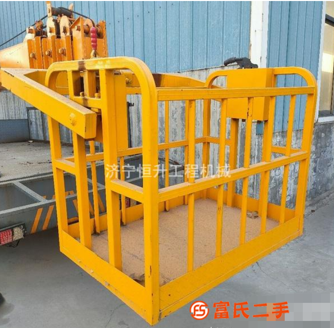 供應高空作業(yè)車吊籃，可以升降高空作業(yè)車吊籃，吊籃配件廠家直