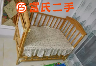 無味實木嬰兒床  500元