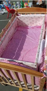 嬰兒床含床圍  50元