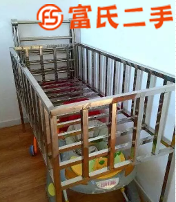 99成新嬰兒床  260元
