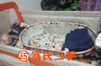 嬰兒床  300元