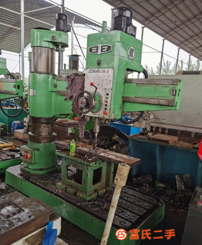 轉(zhuǎn)讓中捷3050搖臂鉆1258噸壓塊機(jī)