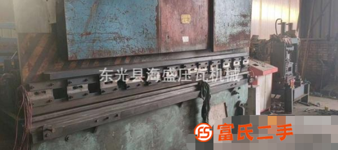 100噸二手折彎?rùn)C(jī)現(xiàn)貨出售