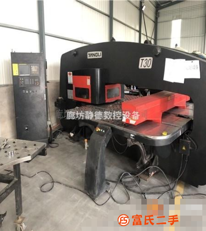 出售轉讓二手揚力數控轉塔沖床(數控沖床)型號:T30,油壓伺