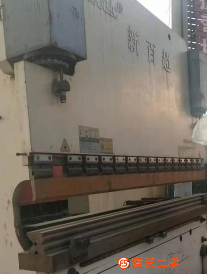 出售二手江蘇新百超W67K-350-3200數(shù)控折彎?rùn)C(jī)二手折